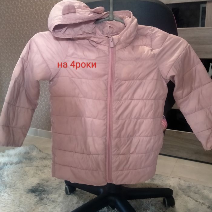 Розгружаю шафу. Великий вибір одягу та взуття на дівчинку віком 3-5 р