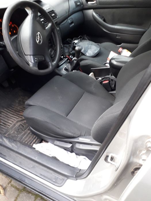 Toyota Avensis bezwypadkowy  1000km po zmianie rozrządu ostatnio wymia