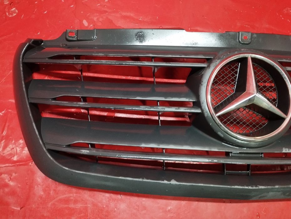 Решітка радіатора Спринтер 907 Решетка Mercedes Sprinter 907