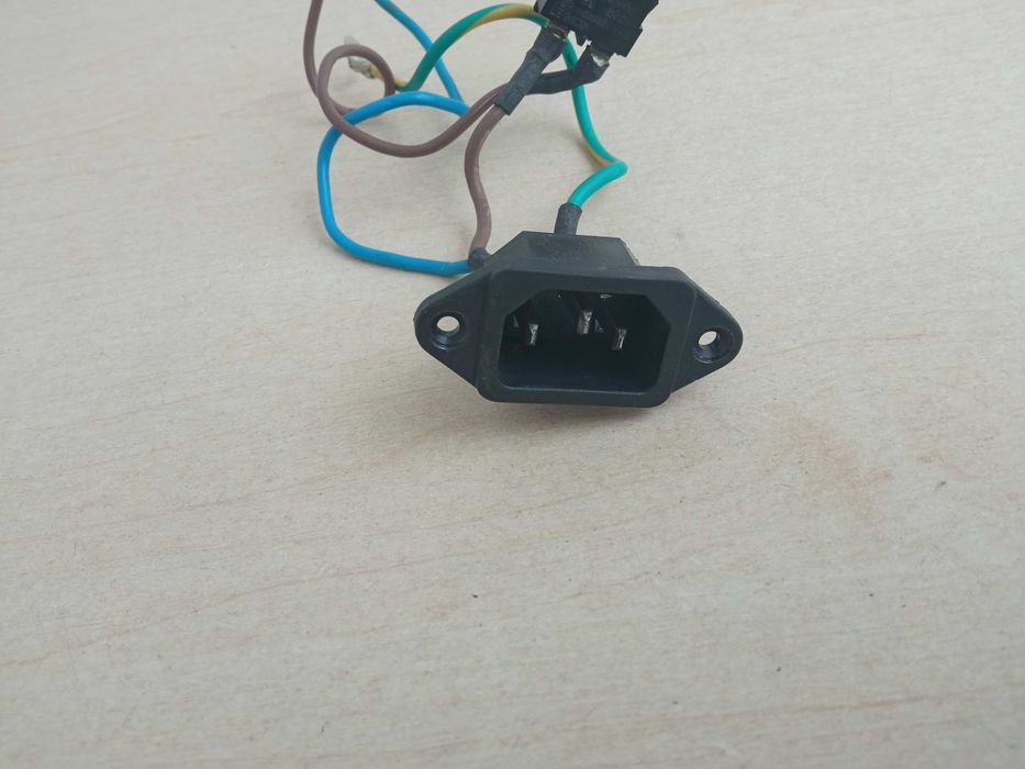 Роз'єм 3-pin мама та кнопка включення