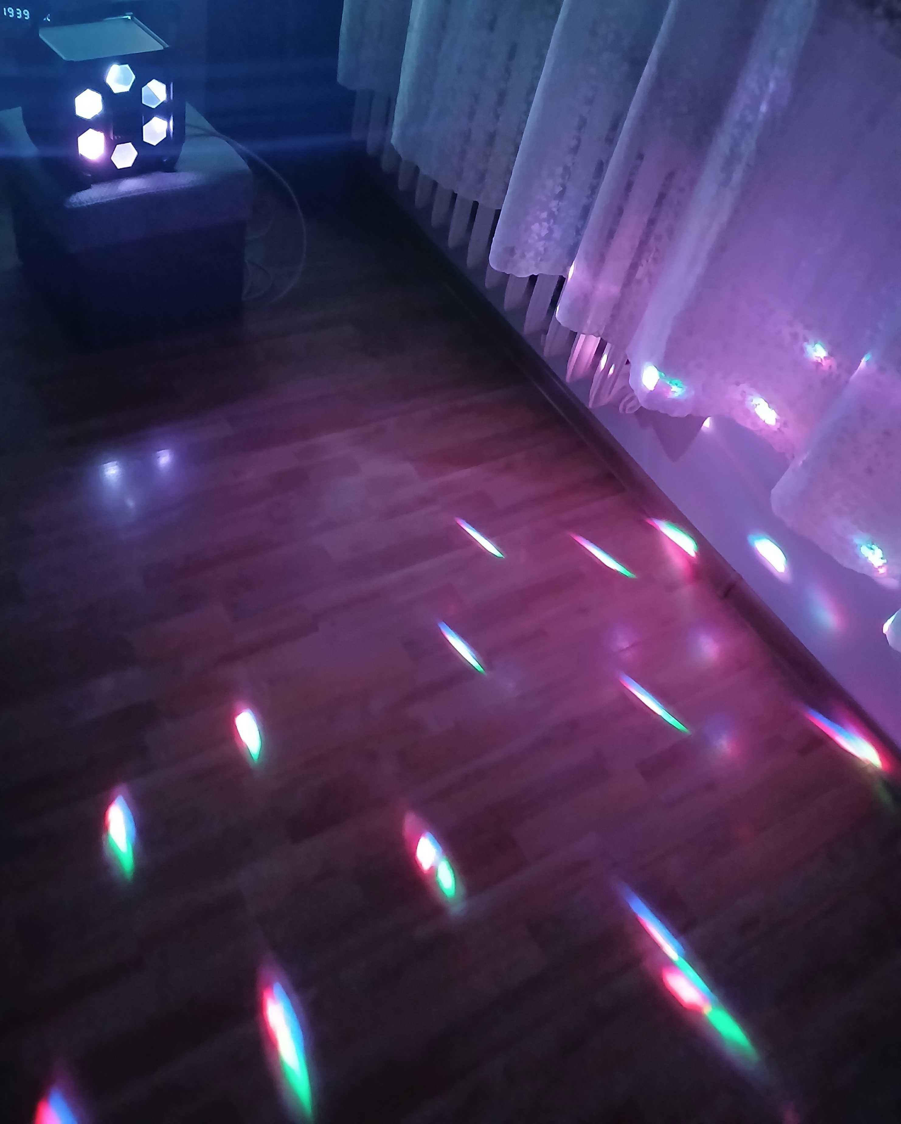Cameo Moonflower CLMOVER1 Six Hole LED DMX