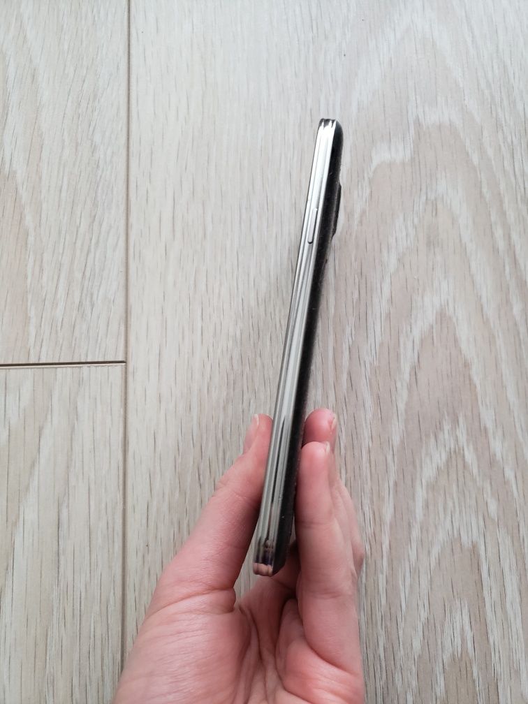 Samsung s5 czarny z ładowarką i szkłem hartowanym