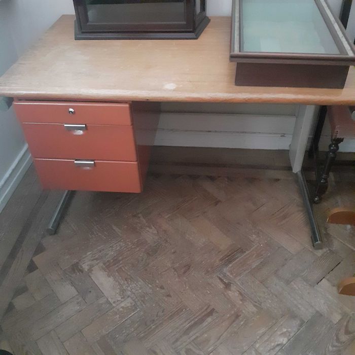 Secretária tipo Handy