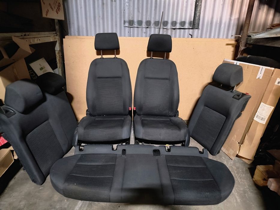 Vw Golf V 5d HB - Fotele przód Kanapa tył kpl.