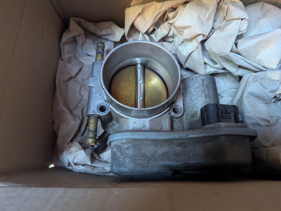 Дросельна заслонка на Opel Omega B 2.2