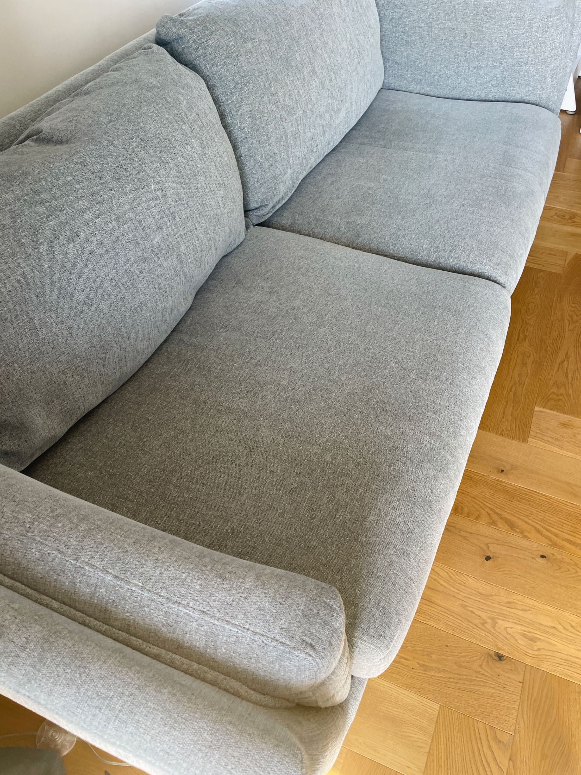 Sofa Nova 3 seater sits