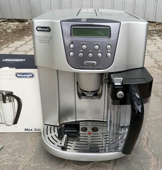 Кавомашина автоматична Делонджі Delonghi Magnifica ESAM 4500.S б/у