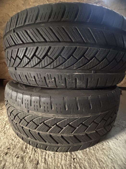 Dwie opony zimowe Fortuna 235/55/19