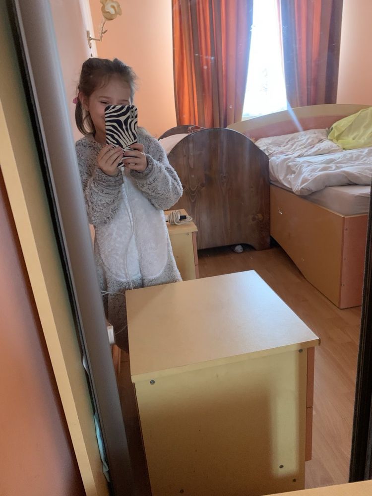 У продажі ліжко 2~х спальне комоди двері
