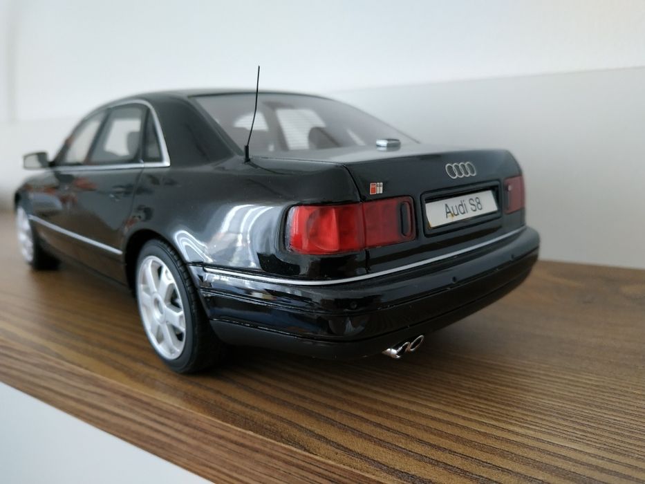 Audi S8 D2 1:18 Ottomobile (czarny)