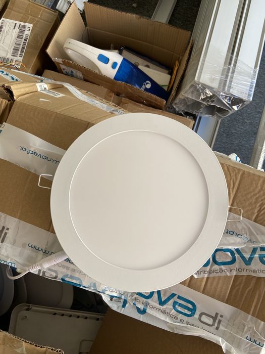 Focos LED 3000k 18W
