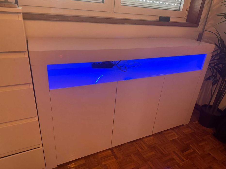 Móvel aparador moderno