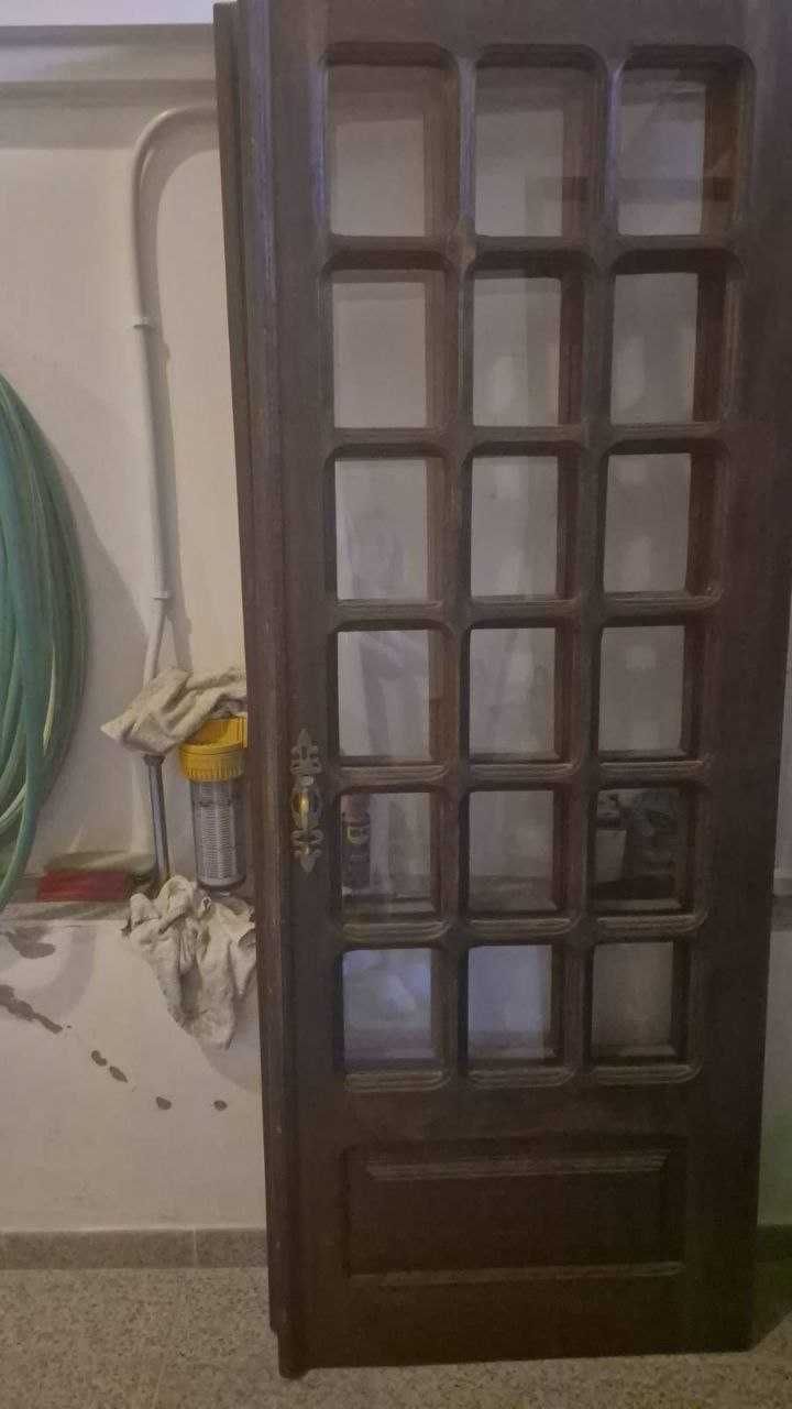 Portas interiores em madeira com vidros