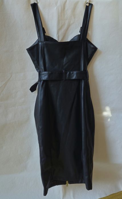 MOHITO przepiękna skórzana czarna sukienka 34 XS pasek wyszczuplająca