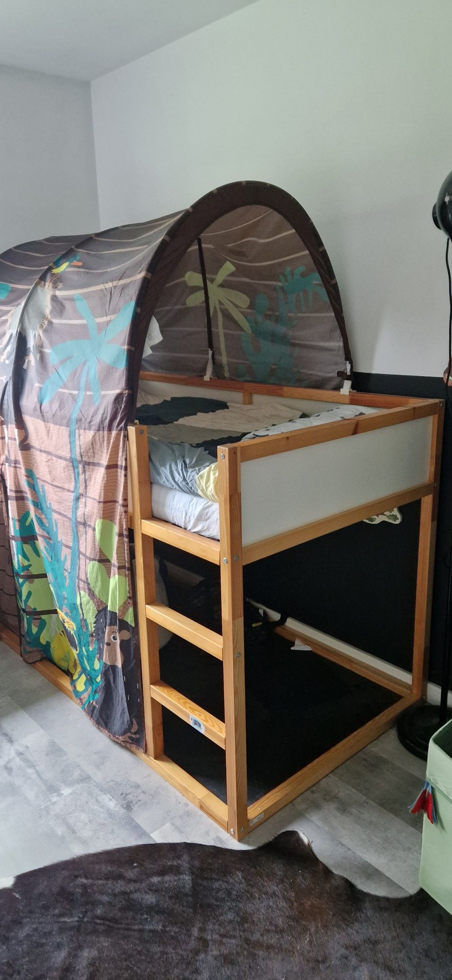Ikea kura łóżko z drabinką i baldachimem