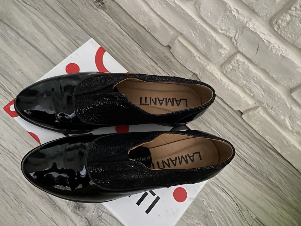 Buty lakierki lordsy oksfordki skórzane mokasyny lakierowane r.40