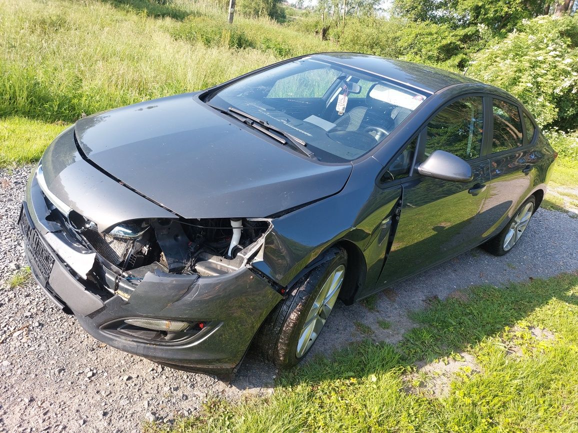 Opel Astra J 1.6d 2015r