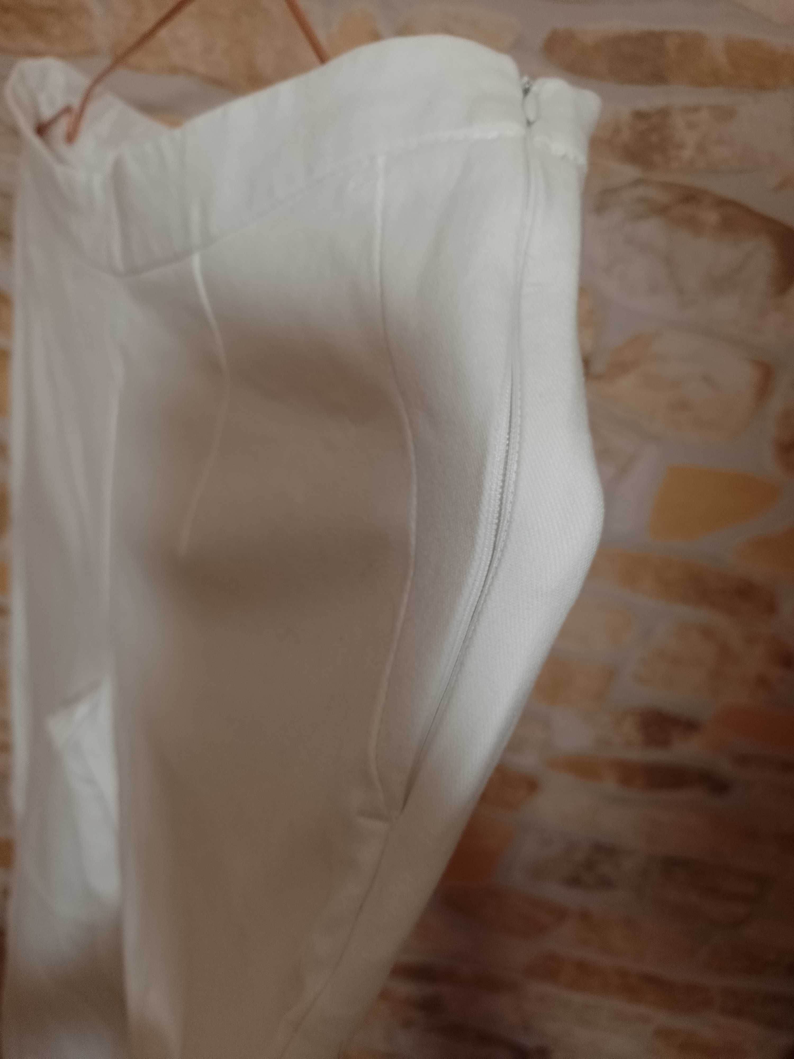 (38/M) Białe spodnie rurki z Londynu, cygaretki