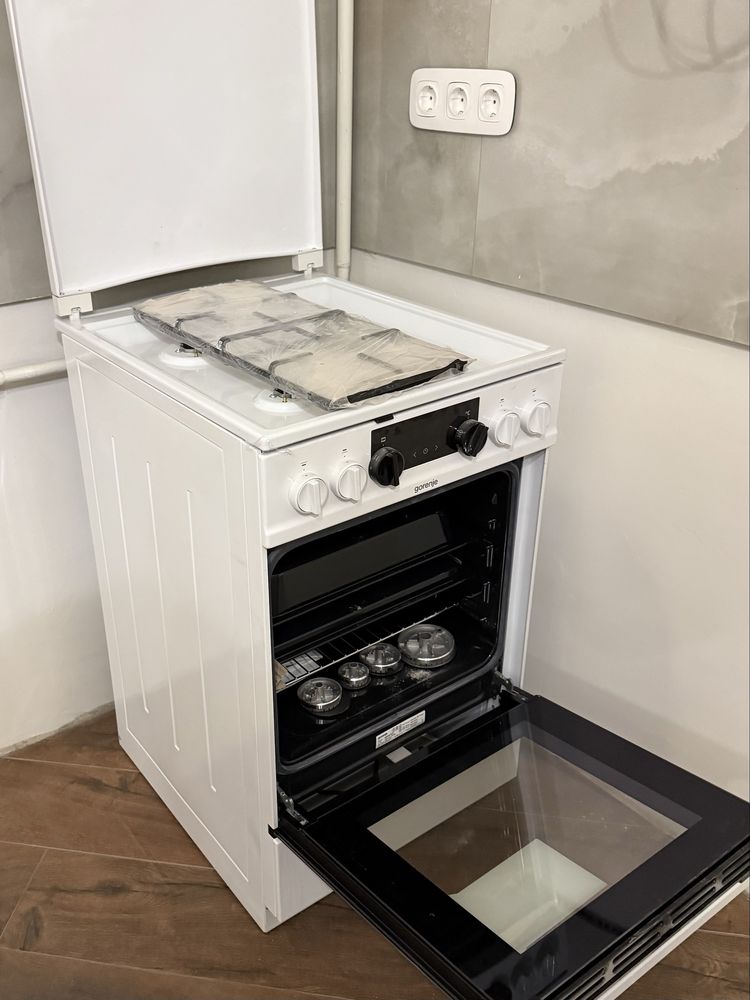 Продається газова плита Gorenje K5341WJ у відмінному стані