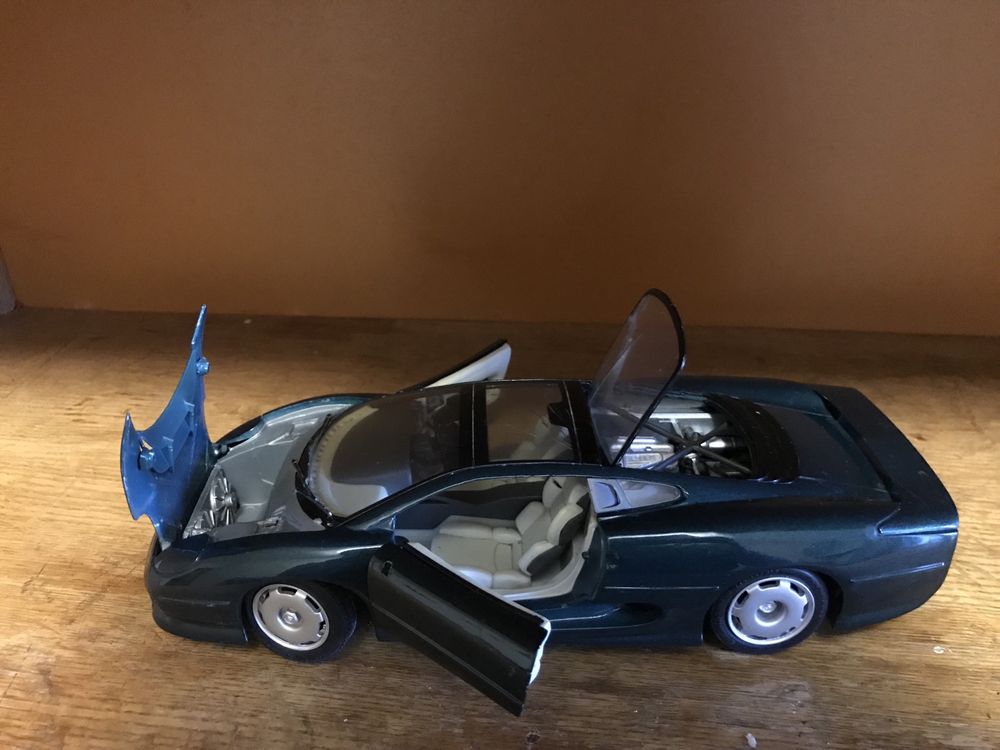 Jaguar 1/18 Maisto