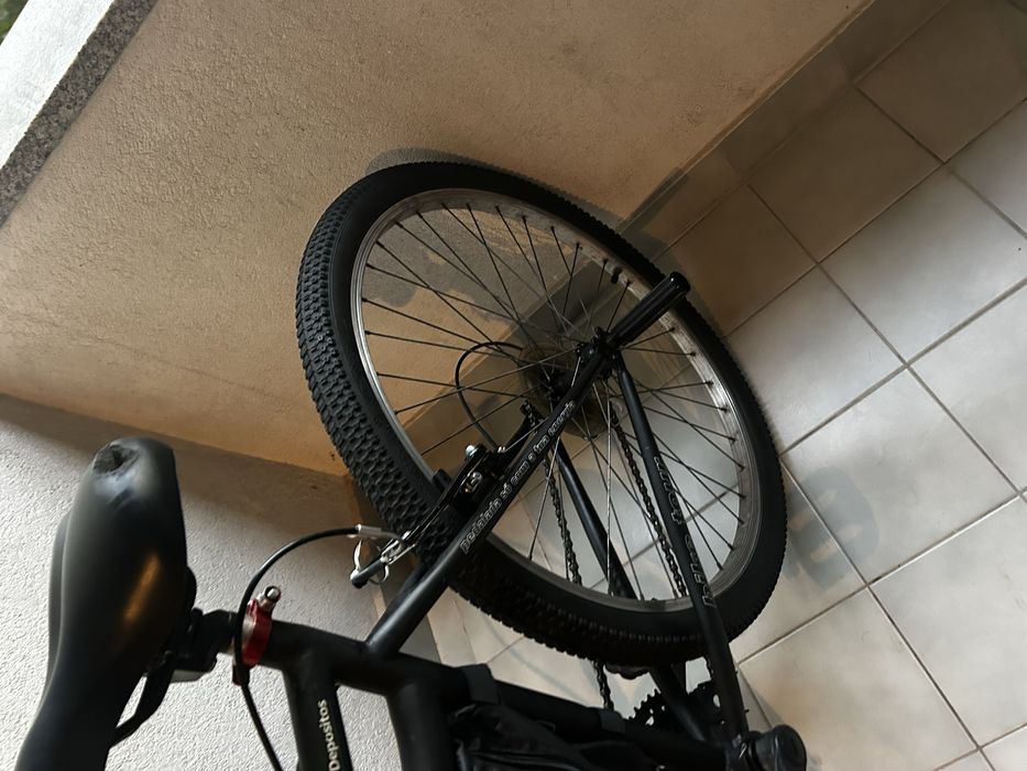 Bicicleta "Bike Tour" em ótimo estado - pneus, freios e marchas novos!