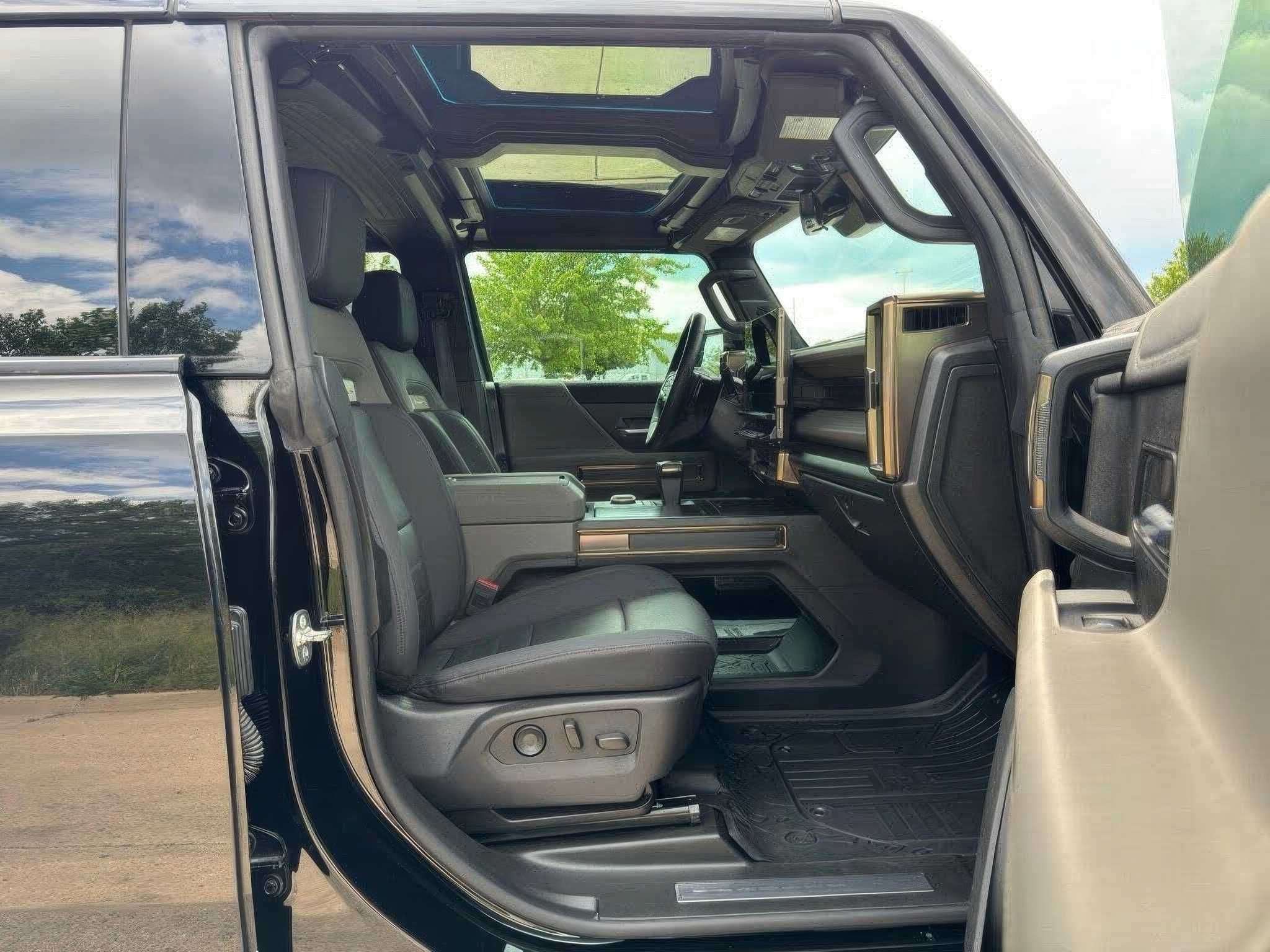 2024  Hummer  EV