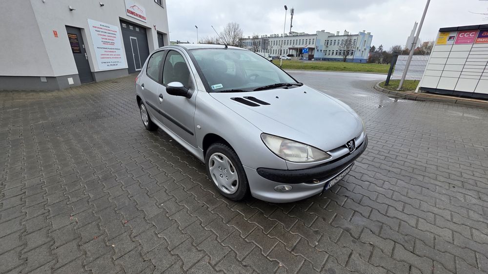 Peugeot 206 1.1L ważne O.C. i B.T. CALY ROK