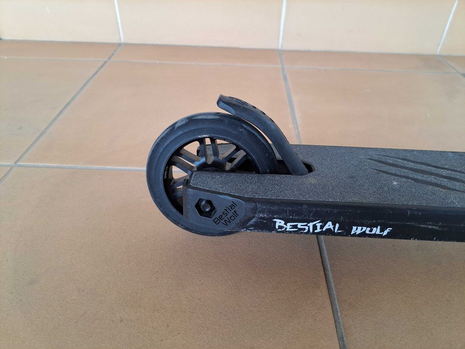 Trotinete profissional Bestial Wolf modelo Rocky R12