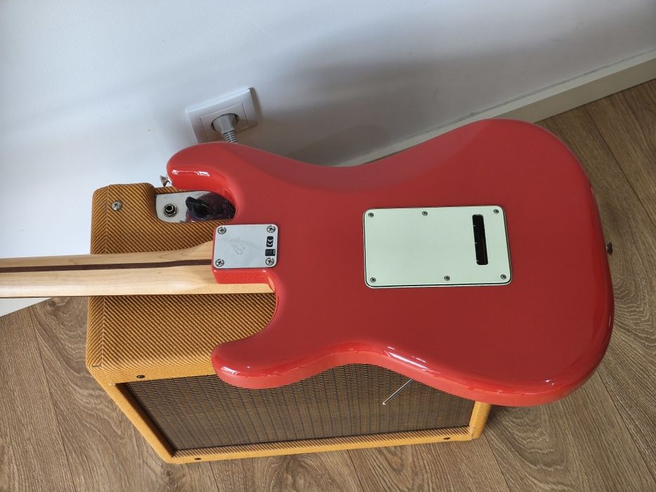 Fender Stratocaster Player limited edition Fiesta Red