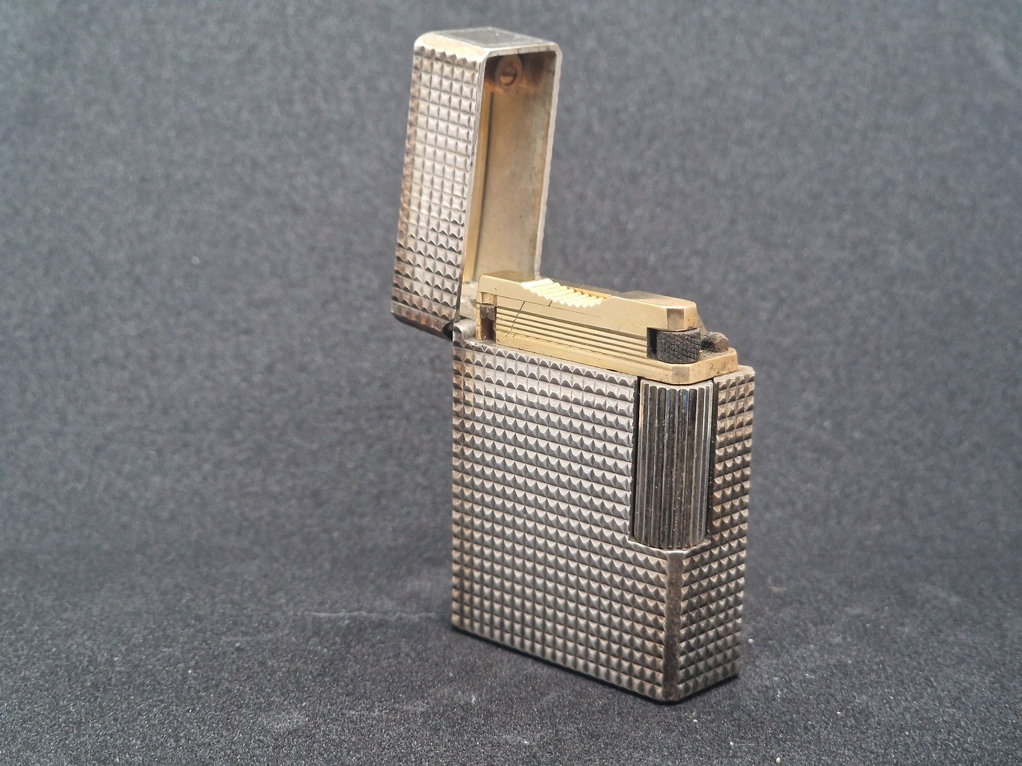 Zapalniczka dupont srebrna diamond head