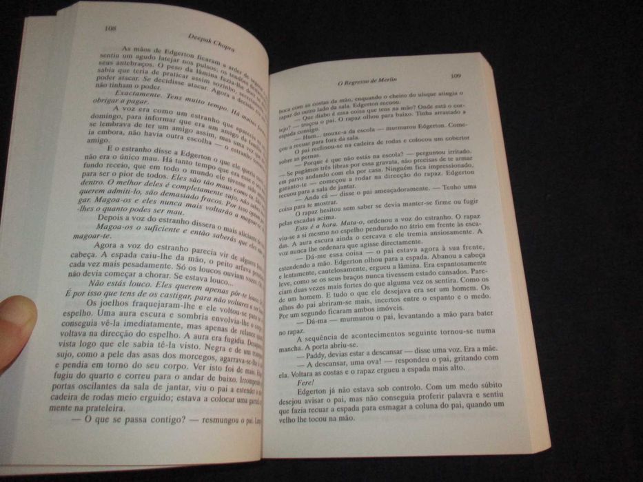 Livro O Regresso de Merlin Deepak Chopra