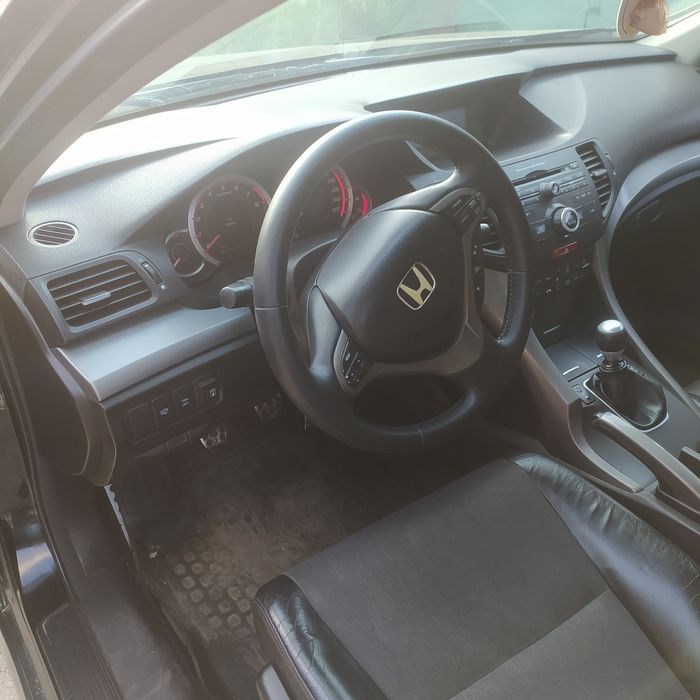 Продам Хонду аккорд 8