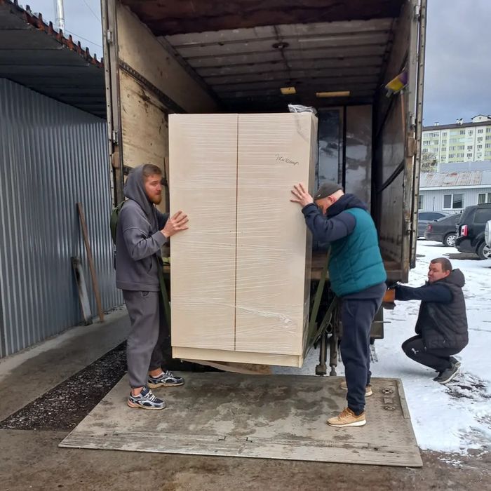 Вантажники Київ / Грузчики / Послуги вантажників / Услуги грузчиков