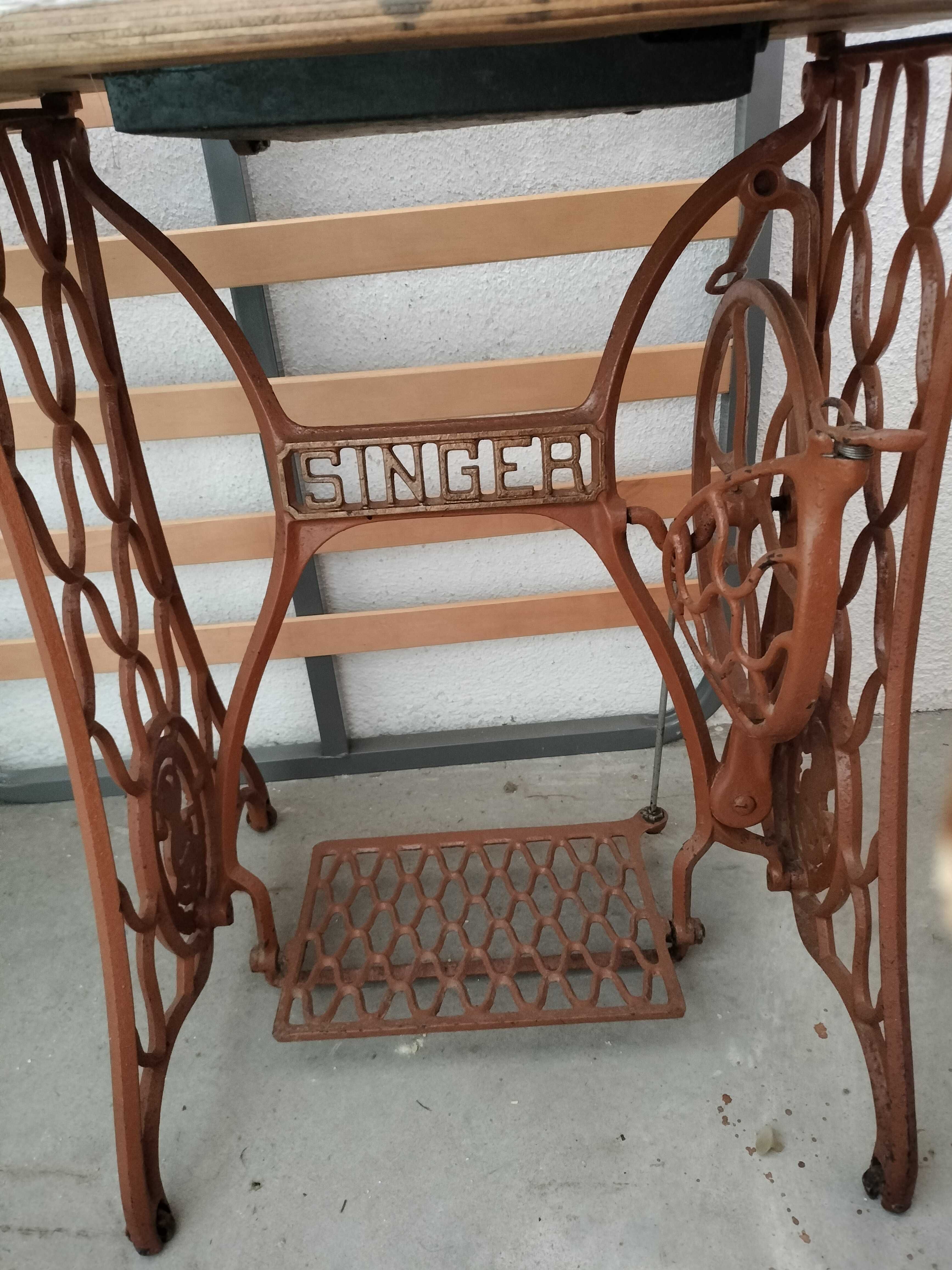 Mesa de máquina de costura Singer