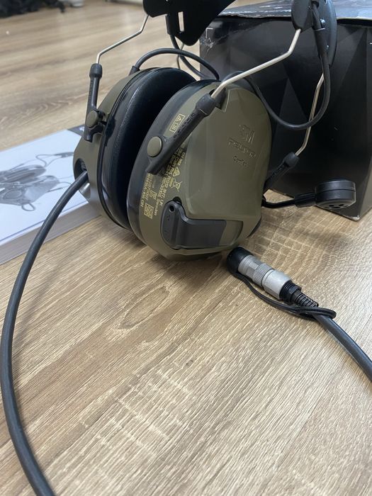 Активні наушники Peltor Vlll