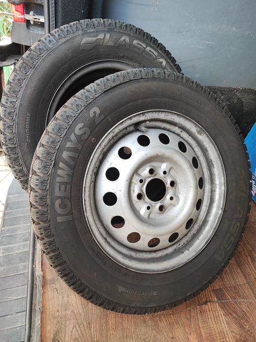 продам 2колеса,с новой  резиной пара (зима) подходят на Приору 2170