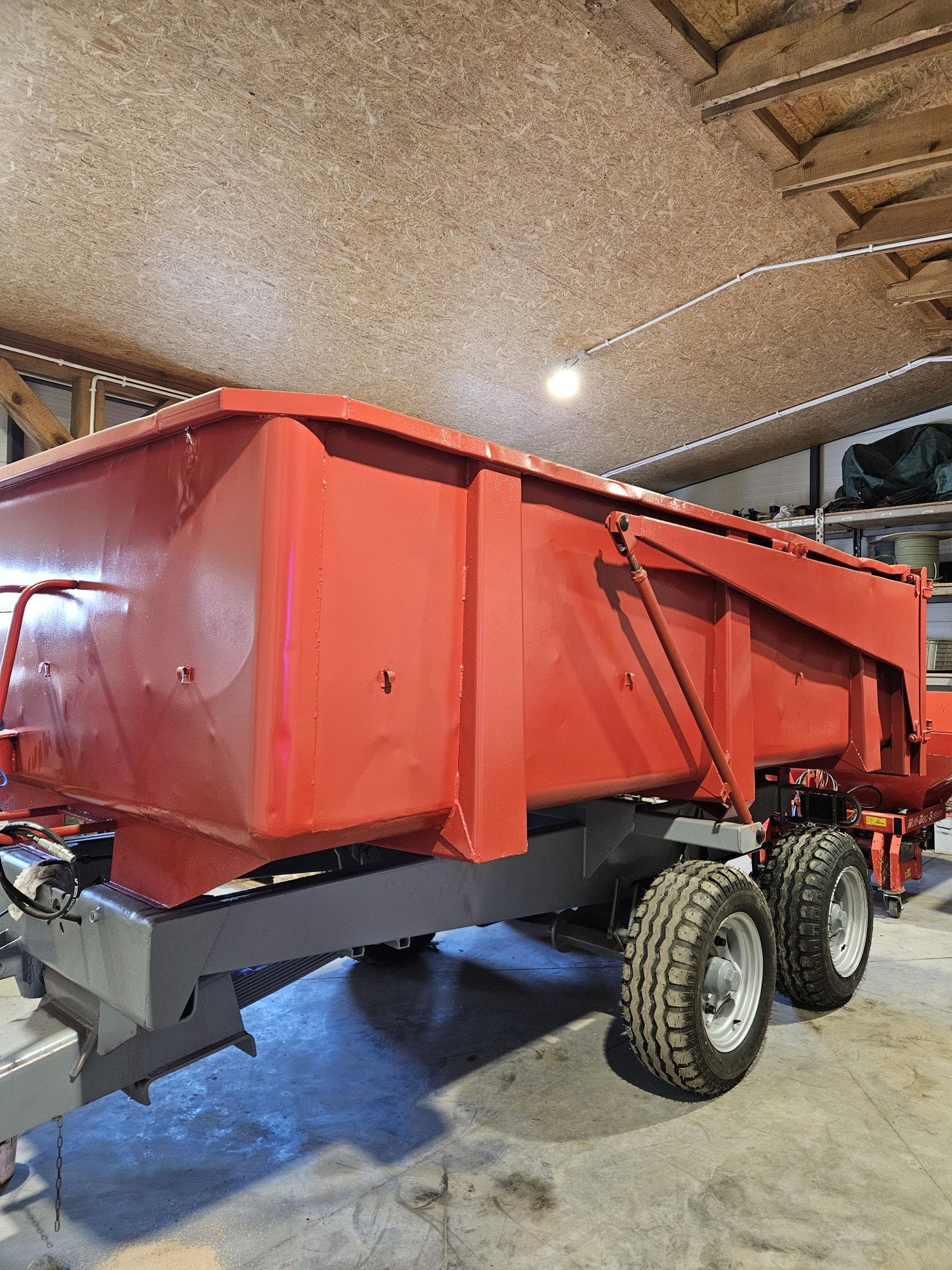 Przyczepa MASSEY FERGUSON 12T tandem hydraulika
