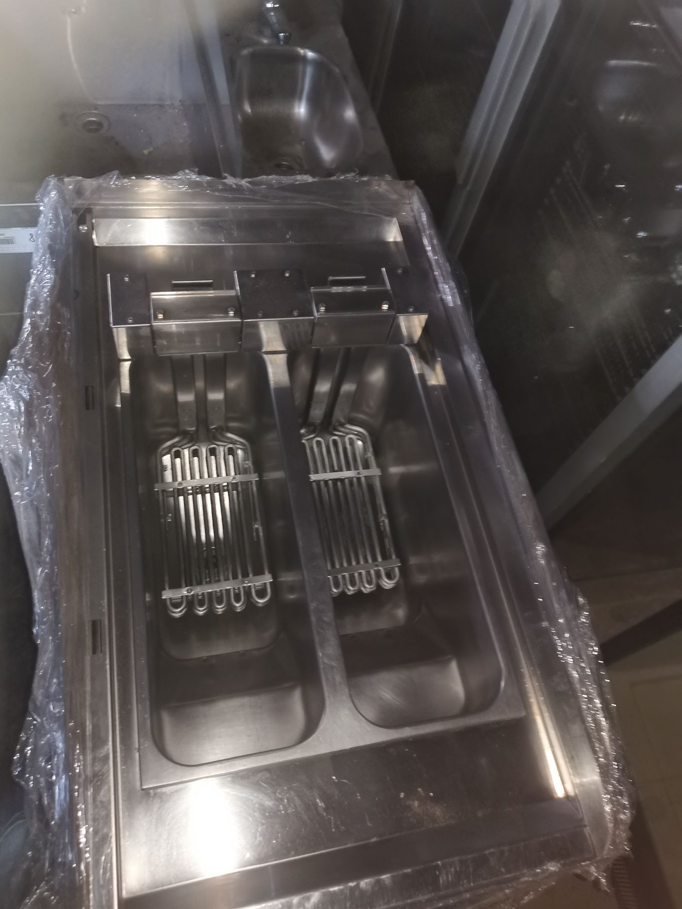 Electrolux kuchnia indukcyjna frytkownica płyta nowa 200 tysięcy