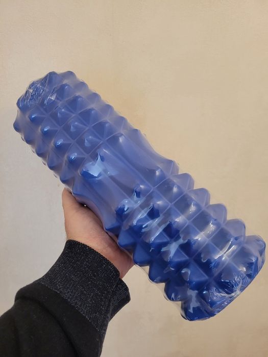 Валик массажный с выемкой для позвоночника 33*12 см валик масажний