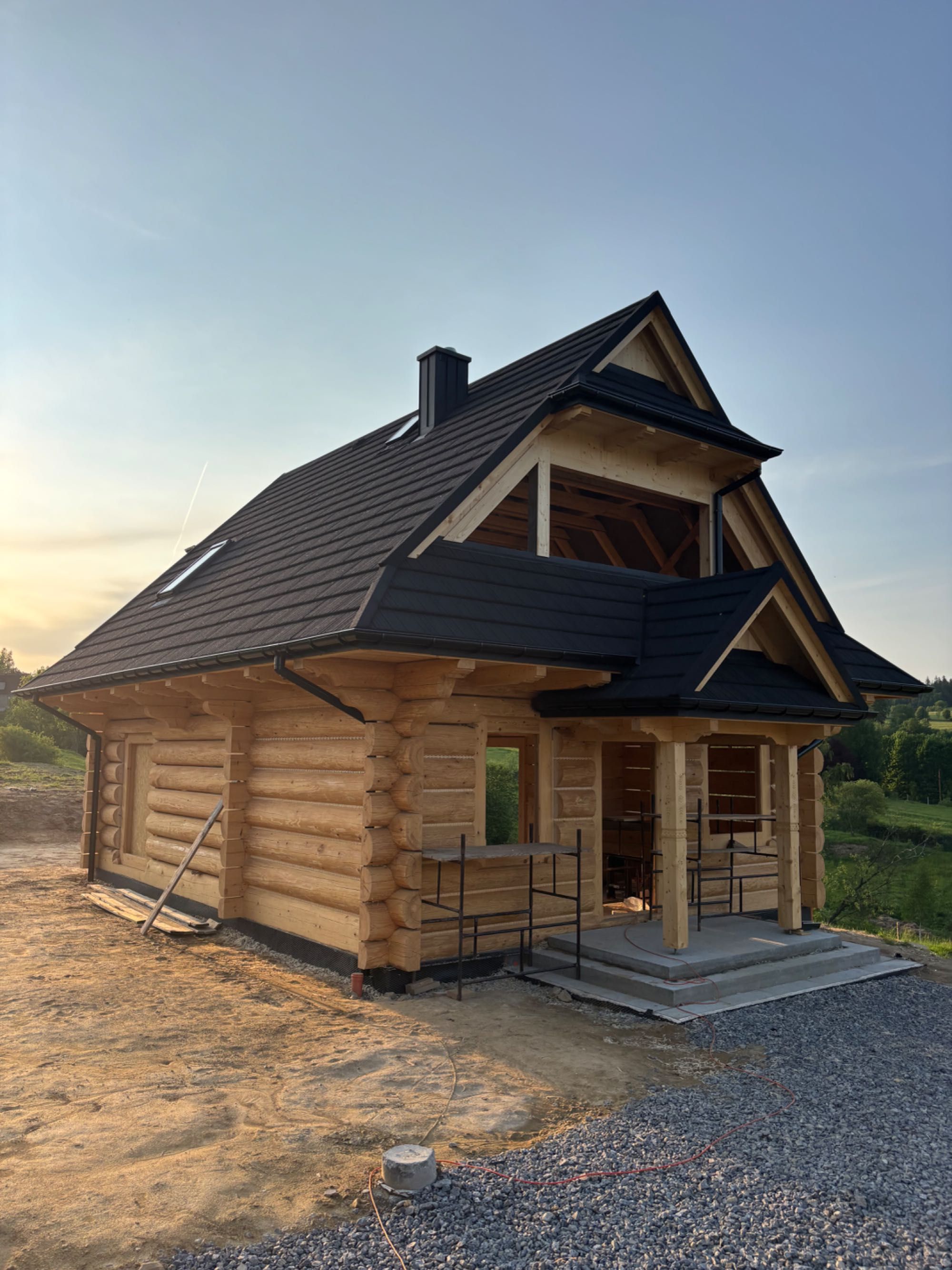 Dom z bali płazów drewniany + garaż