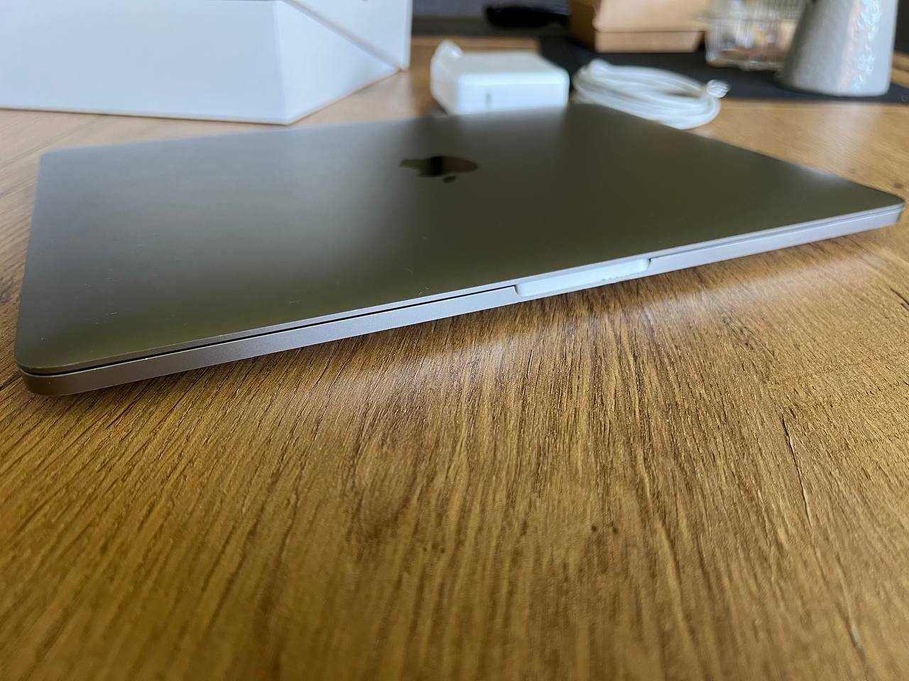 MacBook Pro 13 M1 / 2020 / 16GB RAM / 512 GB /85% bateria