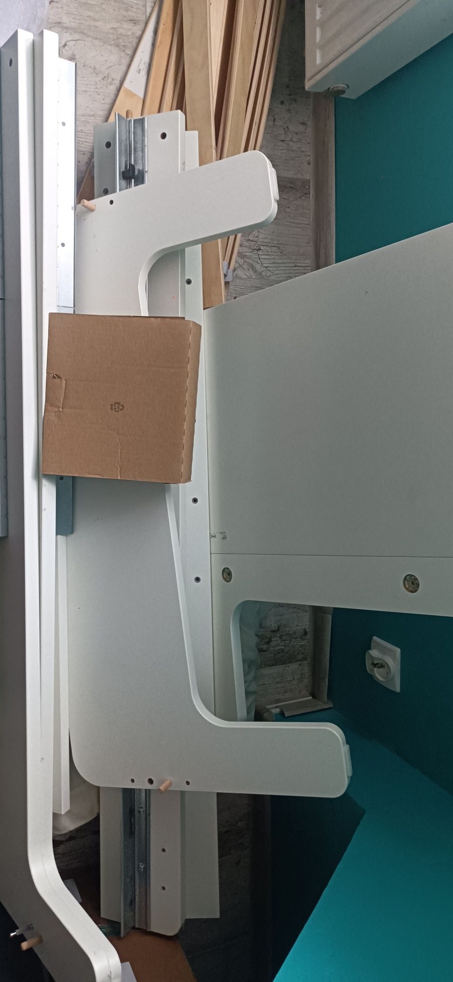Łóżko IKEA SLÄKT bez materaca dla dzieci.