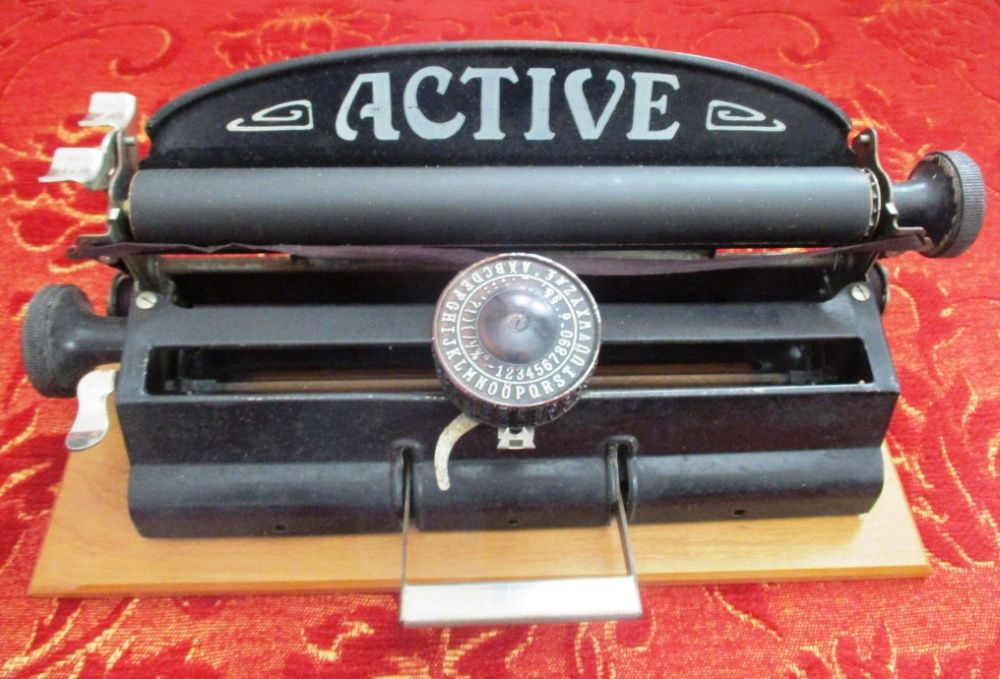 Maquina de escrever ACTIVE - Ano 1913