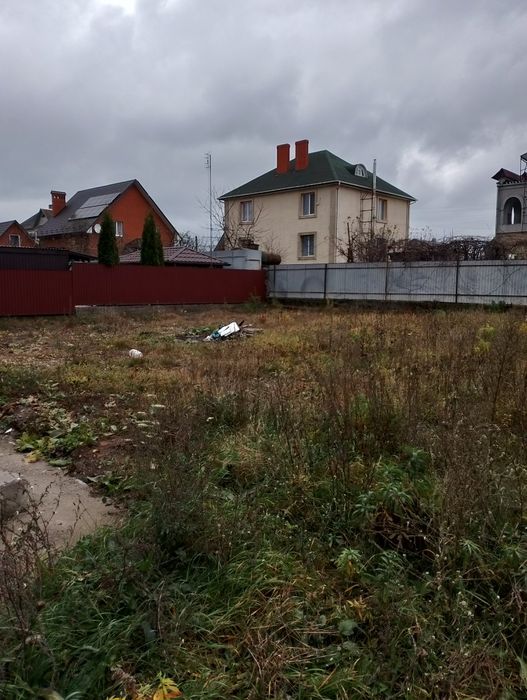 Продам ділянку з недобудованим будинком