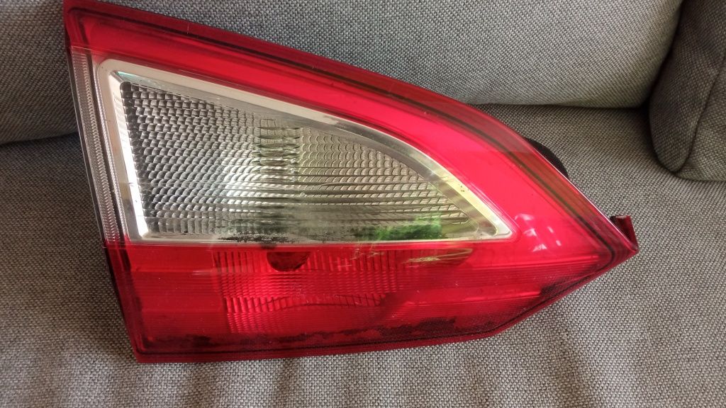 Lampa wstecznego lewa klapa Ford Grand C-Max