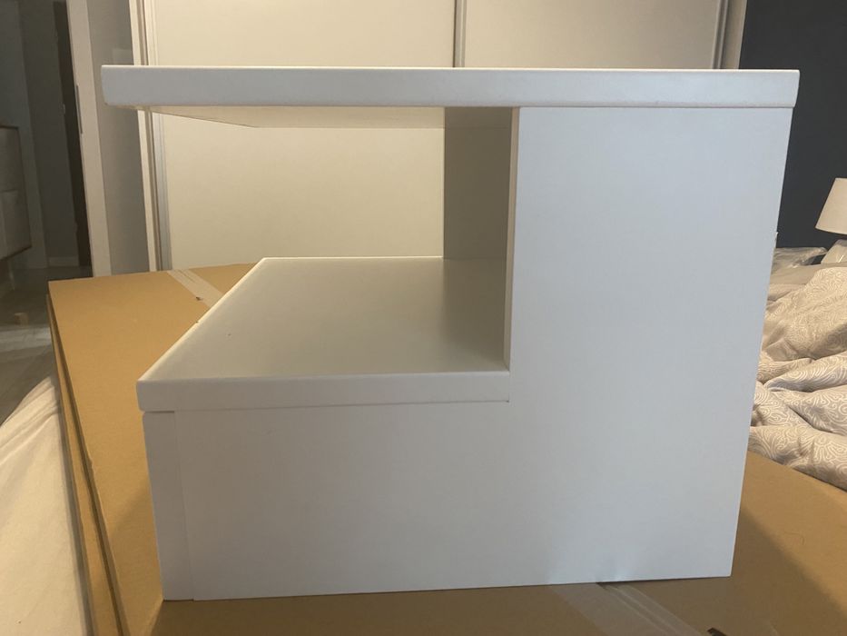 Biały stolik nocny wiszacy polmat polysk z szuflada