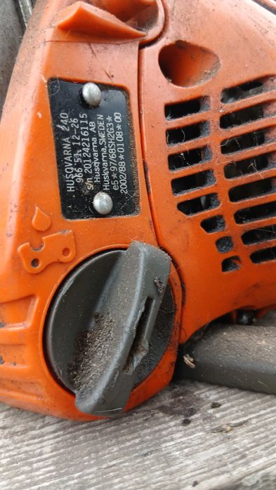 Продам бензопелу Husqvarna240