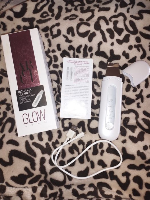 Ультразвуковий іонний очищувач для обличчя