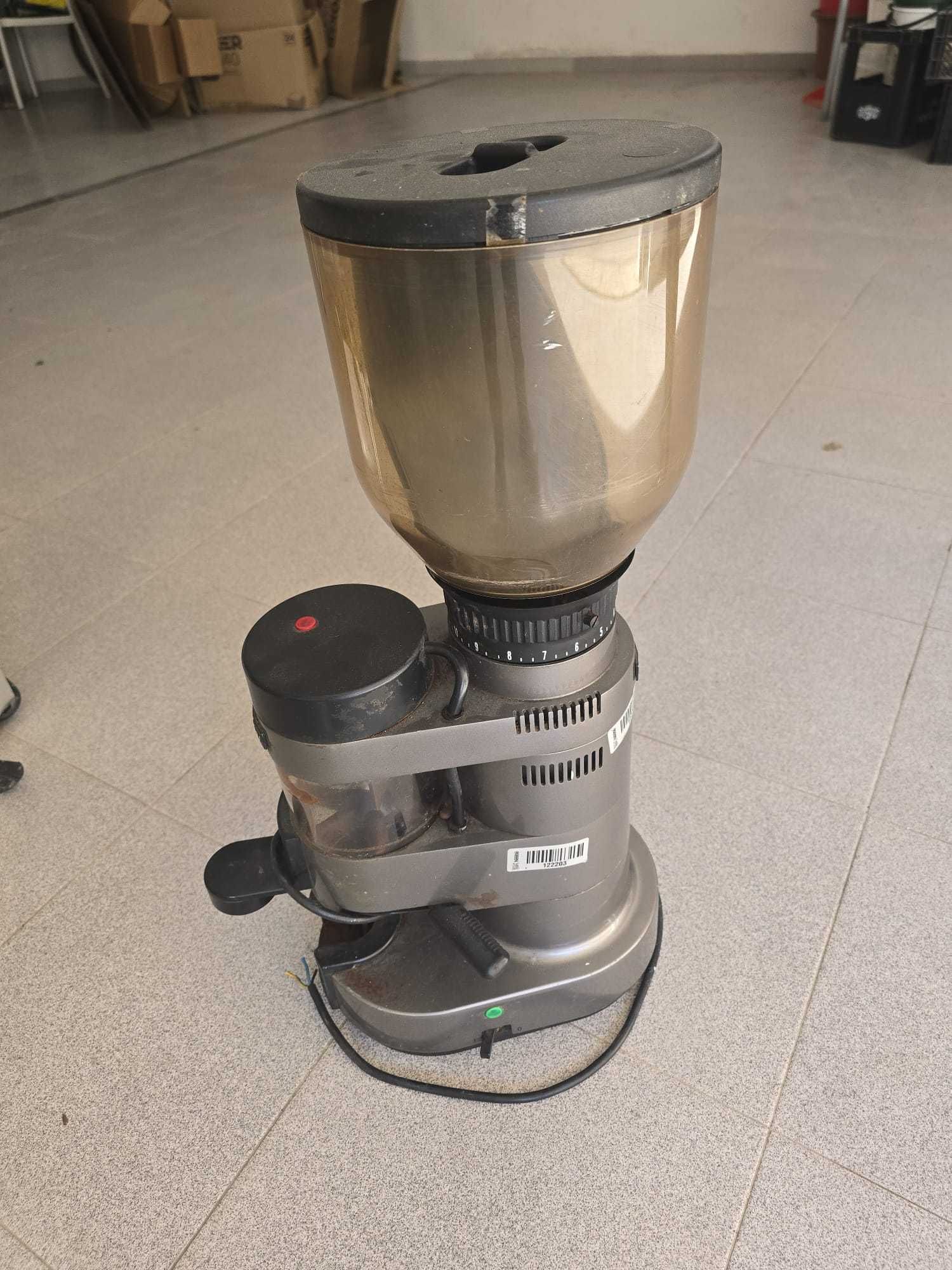 Moinho de Café impecável
