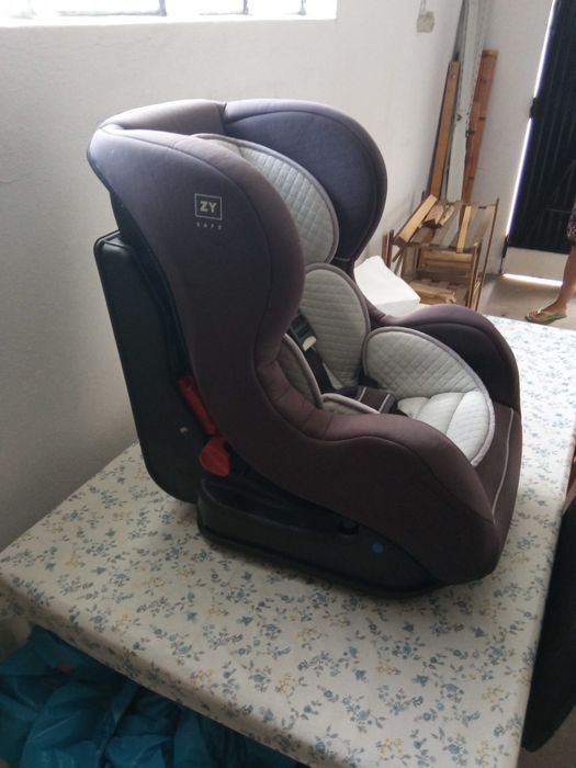 Dois equipamentos novos e outro para peças